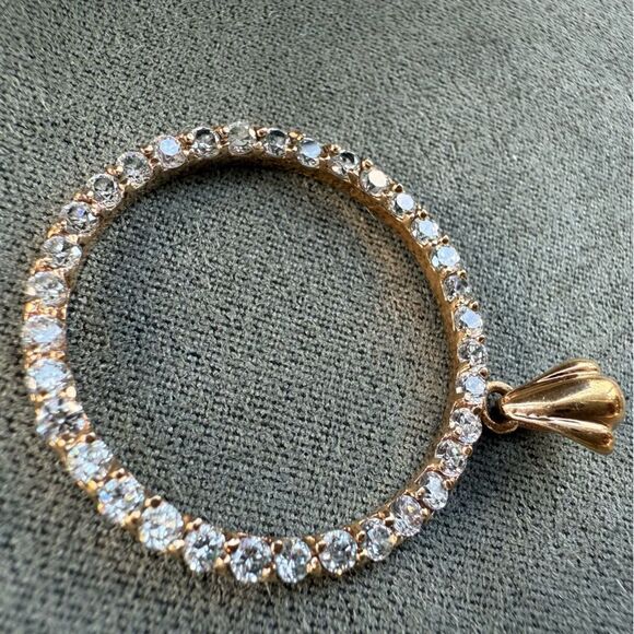 STUNNING LARGE GOLDTONE CRYSTAL CIRCLE PENDANT ✨ - Picture 6 of 17